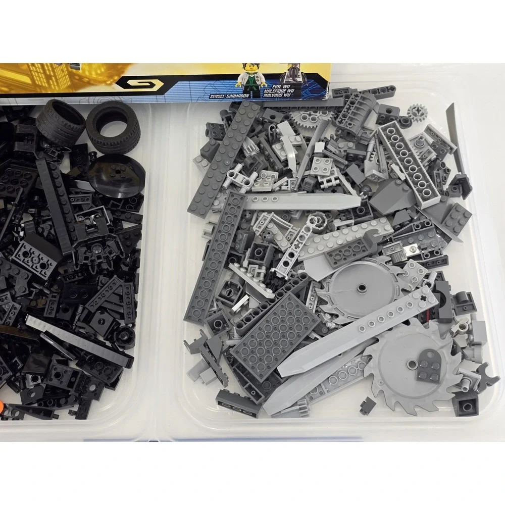 LEGO NINJAGO: Nindroid Mech Dragon‎ (70725) - 100% Complete W/box & Manuals